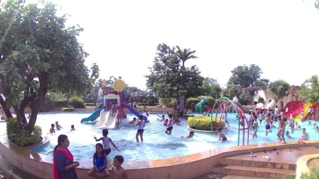 splash the fun world water park in jodhpur
